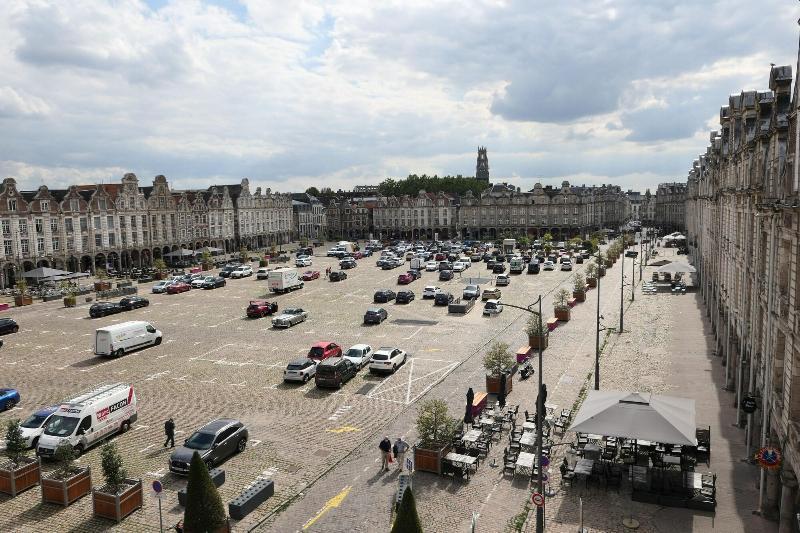 Hotel Les Trois Luppars Arras Eksteriør billede